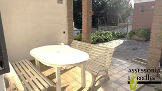 Chalet en venta en Torrelles de Llobregat