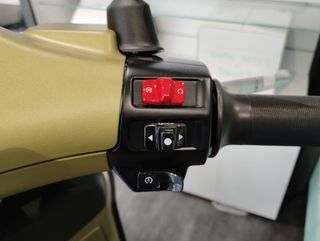 VESPA SPRINT 125 (85 € AL MES)