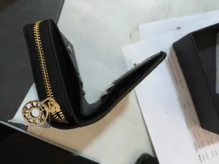 Portafoglio donna Tommy Hilfiger nero e oro