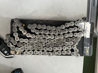 Cadena moto DID 106L paso 525 retenes