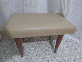 Banco zapatero tapizado beige y madera