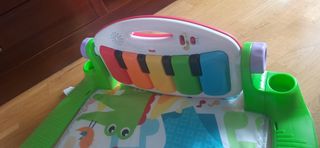 Gimnasio bebé didáctico con música