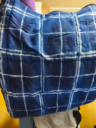 Saco de tela azul a cuadros