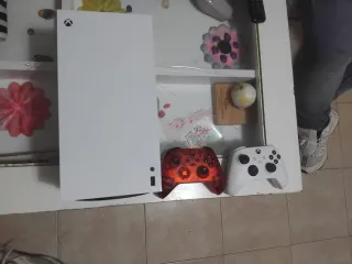 XBOX SERIES X POCO USO 2 CONTROLES 1TB negociable