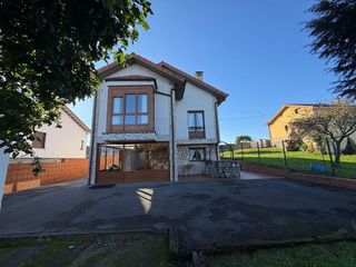 Chalet en venta en Tremañes en Gijón