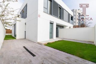Casa pareada en venta en Nuevo Bulevar en Mairena del Aljarafe