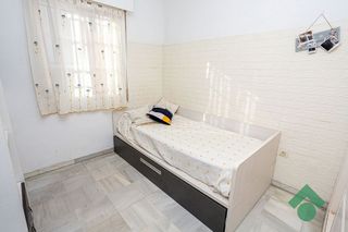 Casa adosada en venta en La Granja-La Colina-Los Pastores en Algeciras