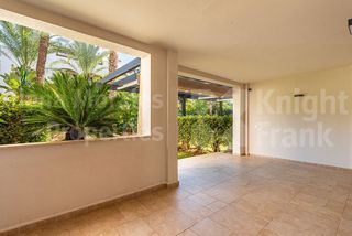 Piso en venta en Nueva Andalucía centro en Marbella