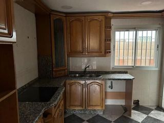 Piso en venta en Poniente-Norte - Miralbaida - Parque Azahara en Córdoba