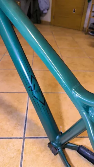 Cuadro  Commencal Absolut  horquilla Manitou Circu
