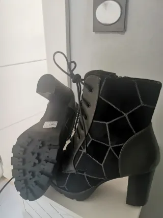 Botines de tacón alto