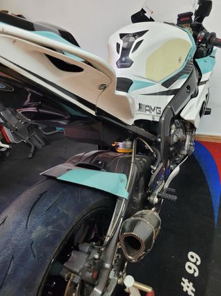 BMW S1000RR Verde y Blanca