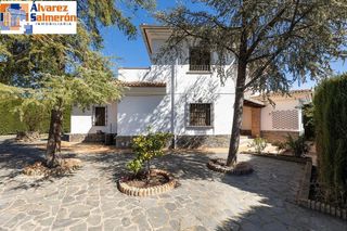 Chalet en venta en Albolote