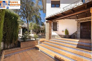 Chalet en venta en Albolote