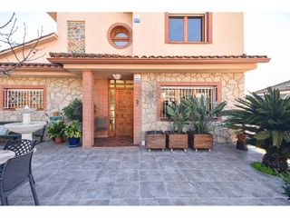 Casa en venta en Roca del Vallès, la