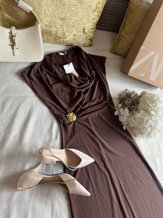 Vestido largo marrón Zara