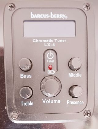 Guitarra Electroacústica Washburn Negra