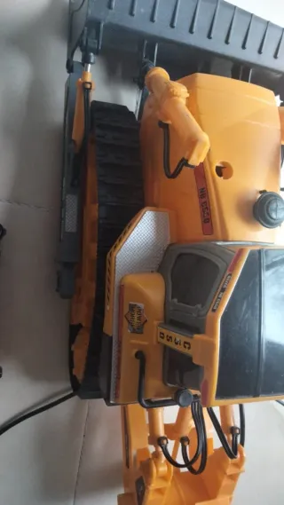 Excavadora teledirigida New Bright NB C550