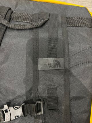 Mochila The North Face 30L Amarilla