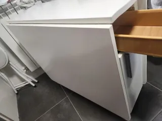 Mesa abatible con sillas