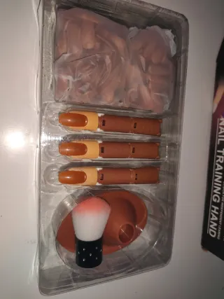 Dedos para práctica de uñas H&Y