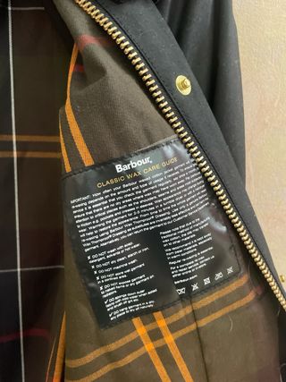 Abrigo Barbour Negro Dorado