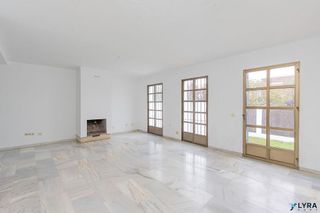 Chalet en venta en Aljamar en Tomares