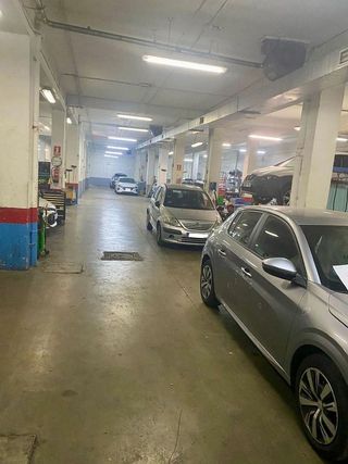 Local comercial en alquiler en Los Cármenes en Madrid