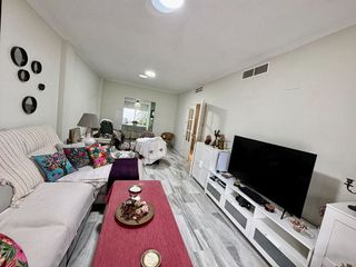 Casa adosada en venta en Utrera