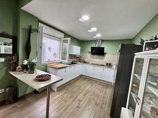 Casa adosada en venta en Utrera