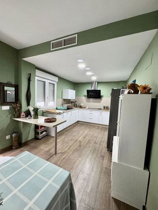 Casa adosada en venta en Utrera