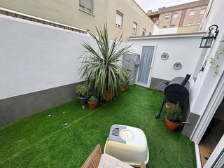 Casa adosada en venta en Utrera