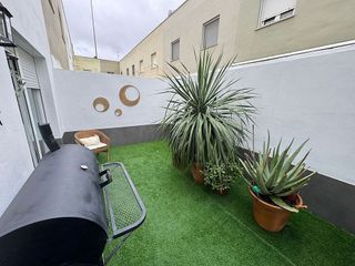 Casa adosada en venta en Utrera