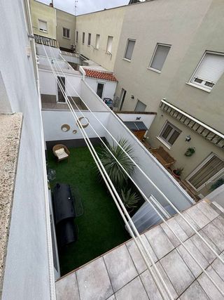 Casa adosada en venta en Utrera