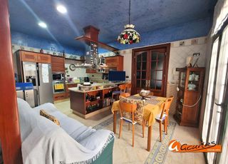 Casa adosada en venta en Campillos