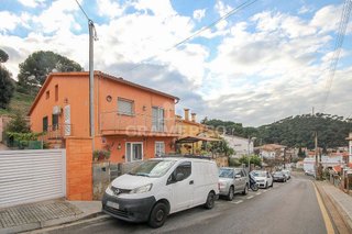 Chalet en venta en Sant Fost de Campsentelles