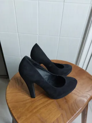 Zapatos de tacón negros