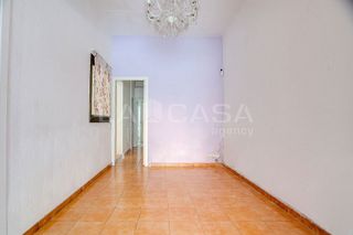 Piso en venta en Sanfeliu en Hospitalet de Llobregat, L´