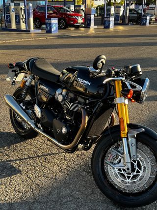 Triumph Thruxton RS 2022 Negra