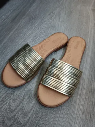 Sandalias Mustang Doradas