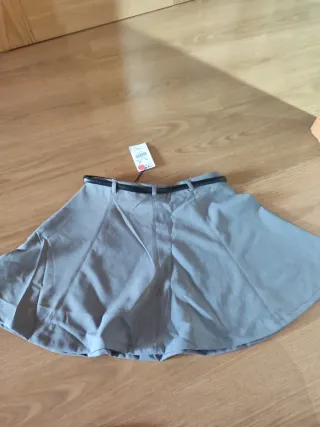 Falda gris Lefties con cinturón
