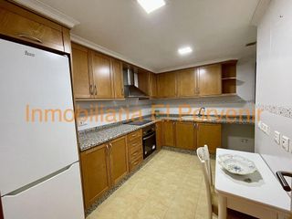 Piso en venta en Zona Avenida al Vedat en Torrent