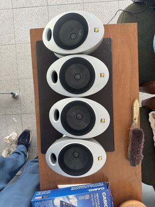 Altavoces KEF Plateados Ovalados