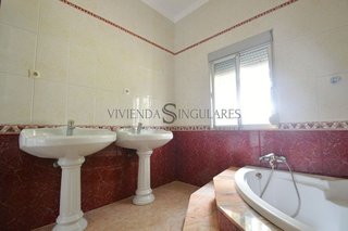 Chalet en venta en Carmona