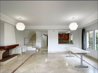 Casa pareada en venta en Calahonda en Mijas