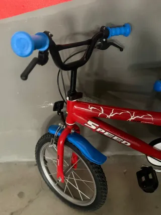 Bicicleta infantil 16 roja y azul