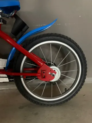Bicicleta infantil 16 roja y azul