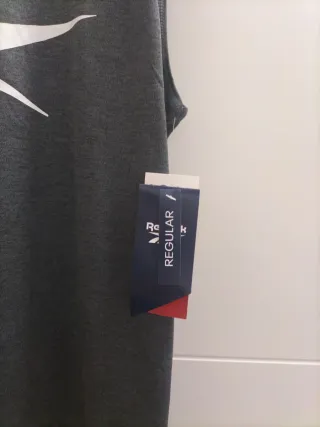 Camiseta sin mangas Reebok gris