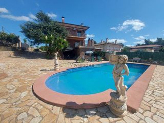 Chalet en venta en Vallirana