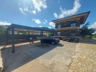 Chalet en venta en Vallirana